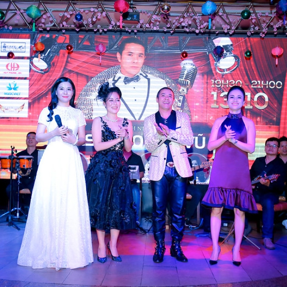 Ca sĩ chuyên nghiệp