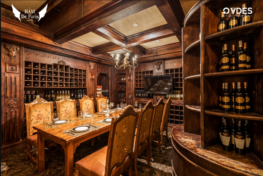 không gian nhà hàng sang trọng